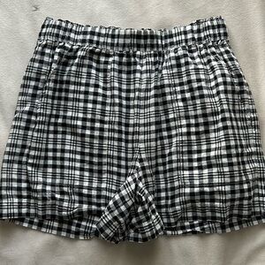 Women’s boxer shorts with pockets